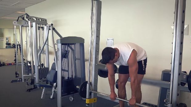 how to do deadlifts on a smith machine